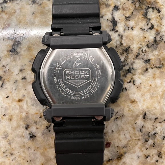 Black and Red Casio G-Shock 9052 Series Digital Watch - Picture 4 of 6